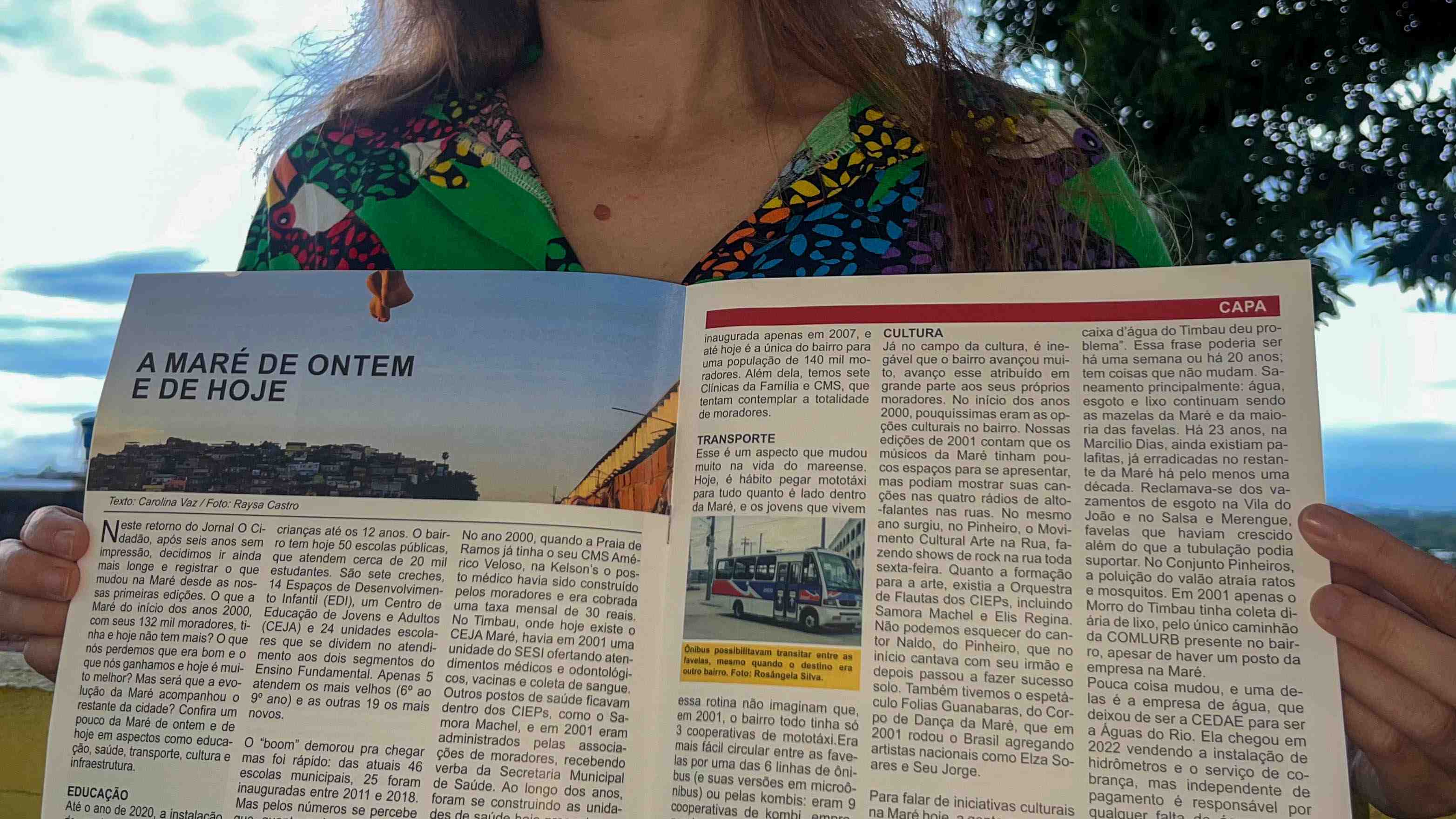 Apresentação de uma edição do Jornal O Cidadão da Maré, que há 25 anos se dedica a noticiar os principais assuntos da Maré.